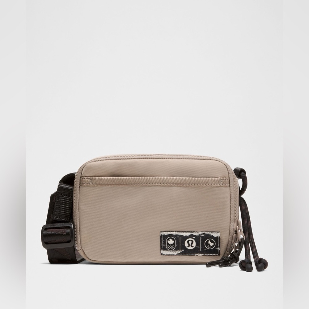 🇨🇦🆕 Lululemon Team Canada Olympic Future Legacy Easy Access Bag 1.5L Rock Dust